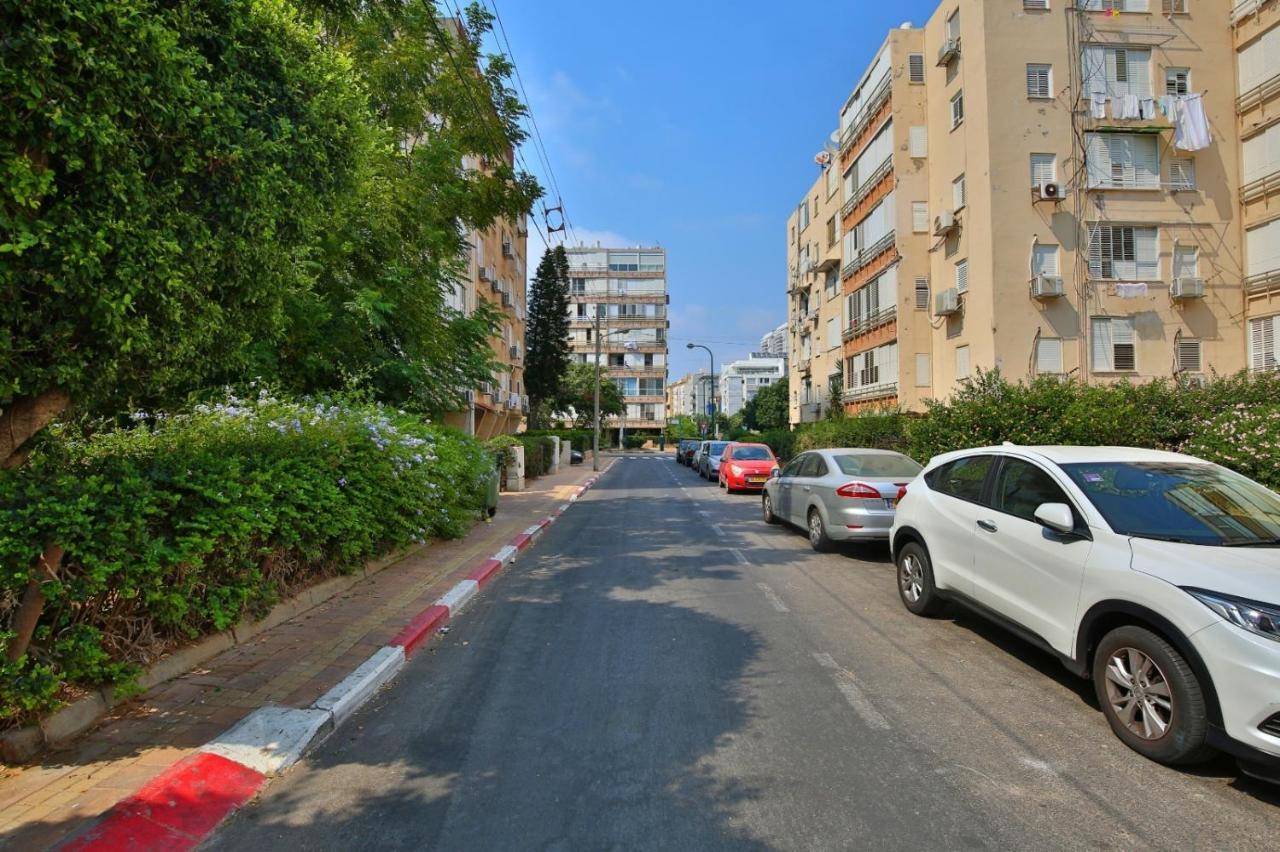 City Center Luxury Apartment In Netanya Exterior photo